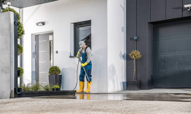 Best Pool Deck Cleaning  in Country Walk, FL